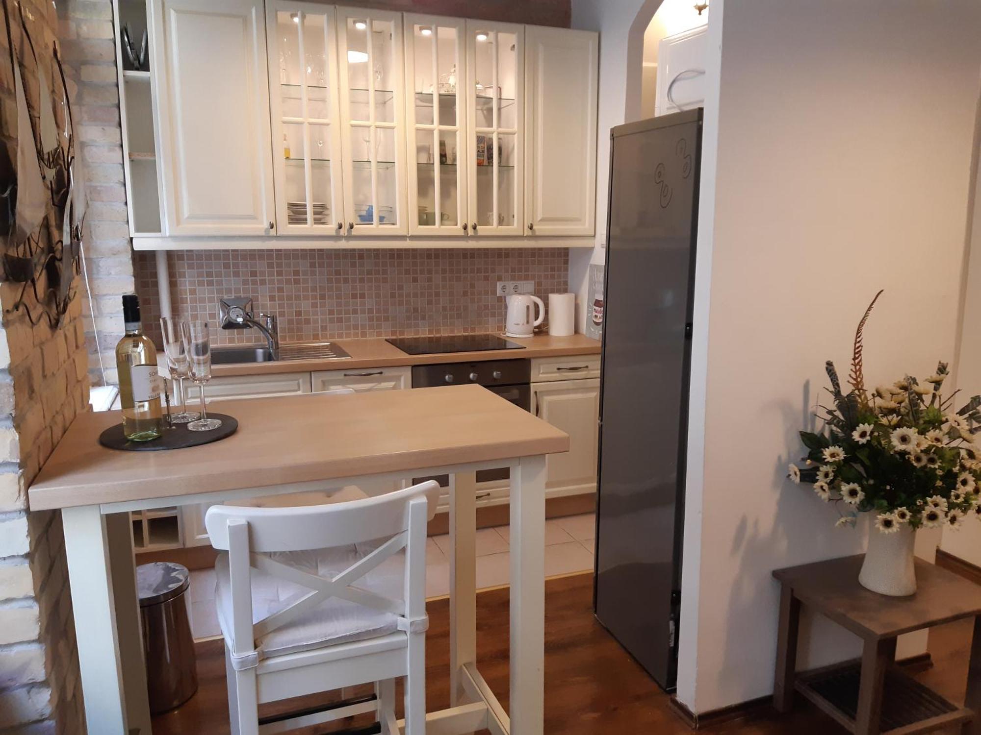 Lovely Secret Astoria Apartment *